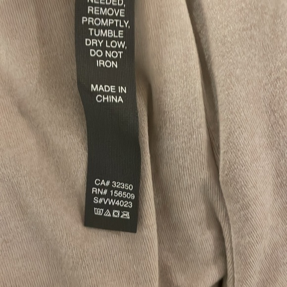 Vuori Halo Essential Wideleg Ecru Heather NWT - Picture 9 of 9